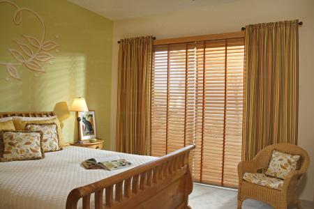 Wood Blinds | 3 Dark Wood Designs For Your Living Room – San Diego Express Motorized Blinds Shades Shutter Thumbnail